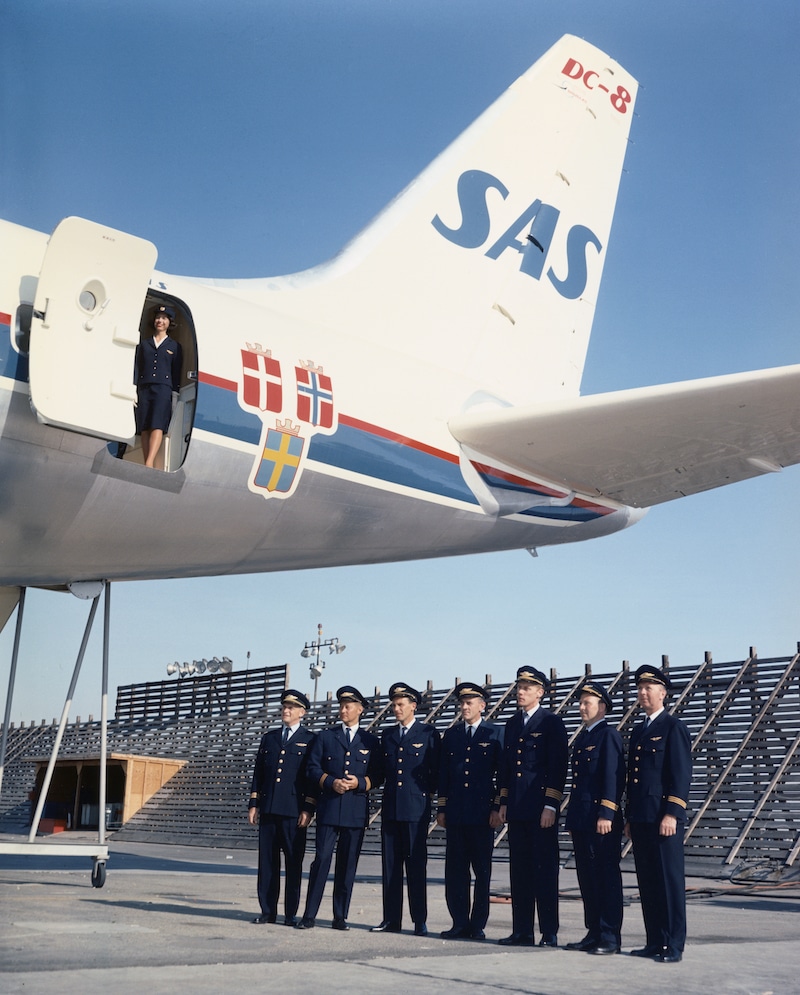 SAS DC-8-33. Folke Viking 1965. Crew at Long Beach airport before delivery