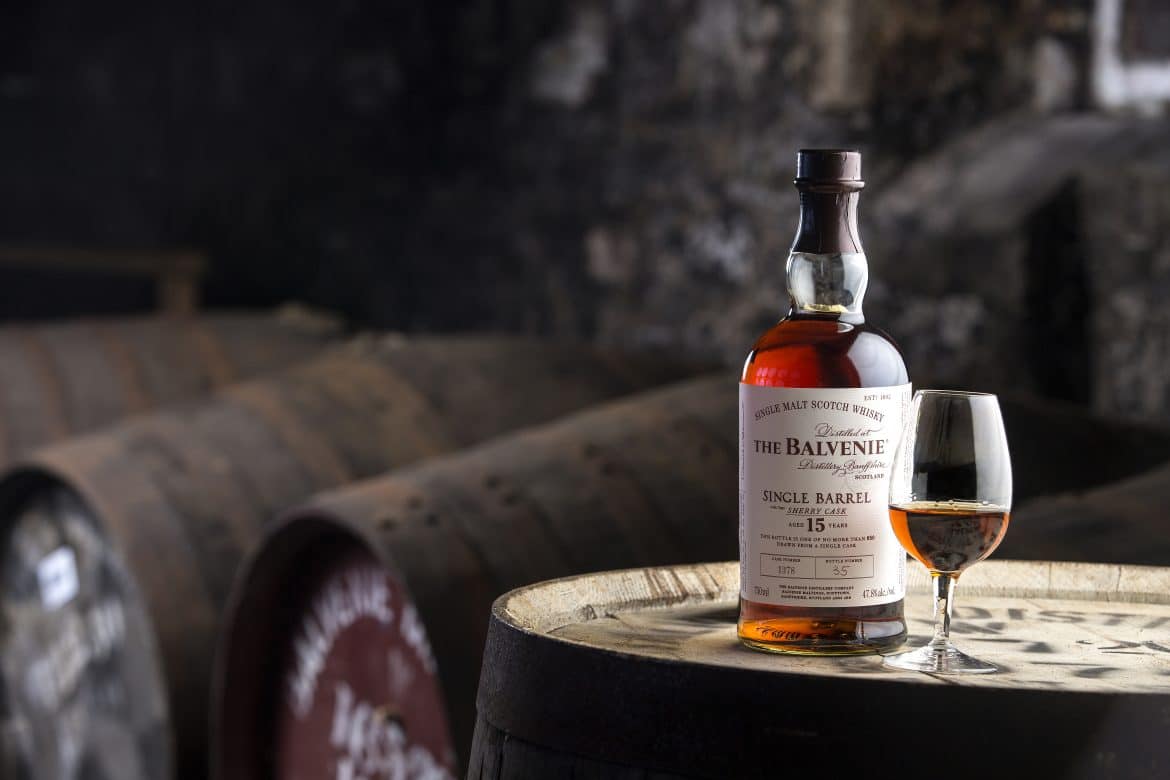 Balvenie Lanserar Ny Serie Av Single Barrel Whisky Dar Faten Ar I Fokus Klassiskt Herrmode Och Etikett